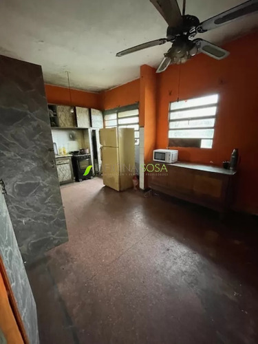 2 Locales Alquilados Y Una Casa De Altos Sobre Carlos M Ramirez