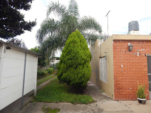 Casa 2 Dorm.en Cap.bermúdez Con Jardin Y Cochera