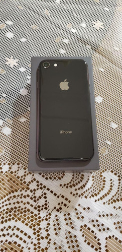 iPhone 8 Bateria 100%