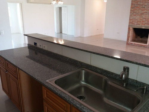 Imagen 16 de 28 de Espectacular Casa En Viñedos De La Tahona 3 Dorm Y Servicio