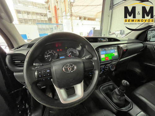 Toyota Hilux 2.8 D-4D TURBO DIESEL CD POWER PACK 4X4 MANUAL