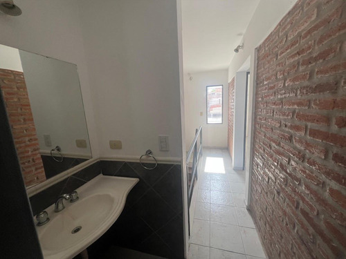 Venta Duplex 2 Dormitorios Cochera Parque Capital Apto Crédito