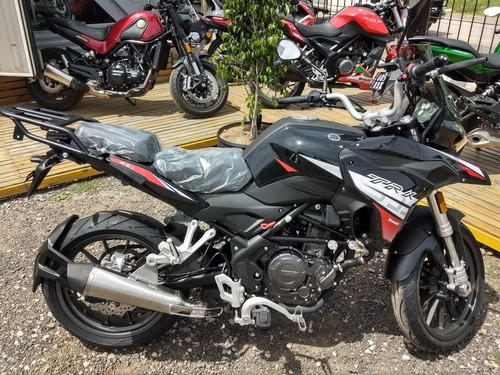 Imagen 1 de 8 de Benelli Trk 251 En Sbk Motos!!