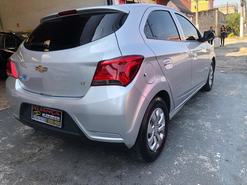 Imagem 6 de 11 de Chevrolet Onix 2018 1.0 Lt 5p