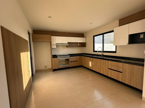 Hermosa Casa En Venta Entre El Refugio Y Zibatá, Diseño De Autor, Premium!