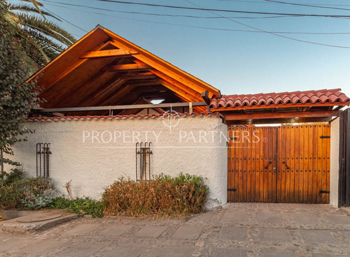 Casa De 5 Dormitorios Y 3 Baños En Villa Residenci...