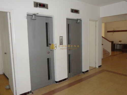 Apartamento En Peninsula, Monoambiente - Con Una Excelente Vista A Los Dedos Y Playa Brava. Consulte !!!!!-ref:1672