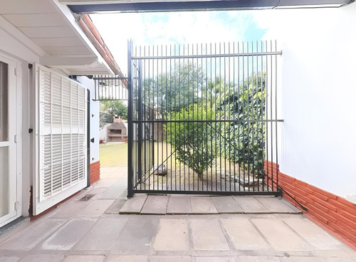 Casa En Venta De 3 Dormitorios - Garage - Jardin - En Barrio Parque Cornelio Saavedra