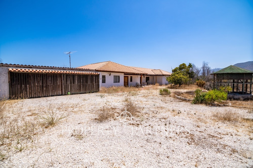 Casa En Condominio De Construcción Sólida Y Gran T...