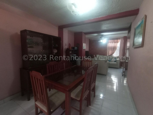 Imagen 10 de 30 de Casa En Venta En Centro Barquisimeto Lara +++23-19052 */m.e.c - R-a-h N° +0-4-2-4- 5.5.6. 5.7. 5.9 *--**