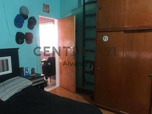 Imagen 12 de 18 de Venta De 3 Propiedades En Bloque Sobre Amplio Lote En Burzaco. 311m2