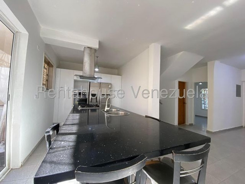 Jip 25-16345. Rentahouse Vende Hermoso Townhouse De 110 Mts2, 4 Hab, 3 Salas De Baños, 2 P/e, Parque Infantil, Areas Deportivas. En Urb. Karol Home Ii. La Morita.