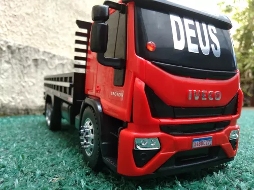 Miniatura Caminhão 1/32 Iveco Tector Trucado Arqueado Custon