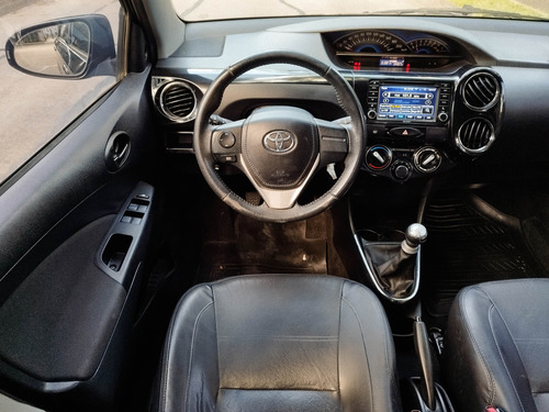Toyota Etios 1.5 Platinum 4 p
