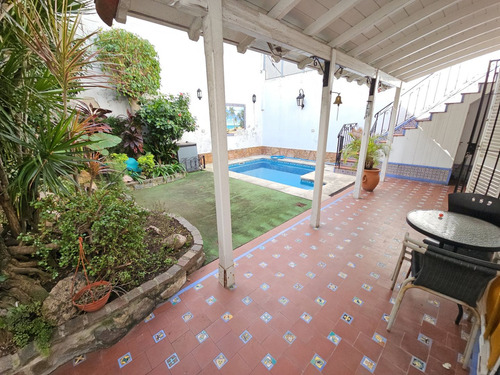 Casa Lote Propio 5 Amb. Con Jardín Y Pileta Floresta