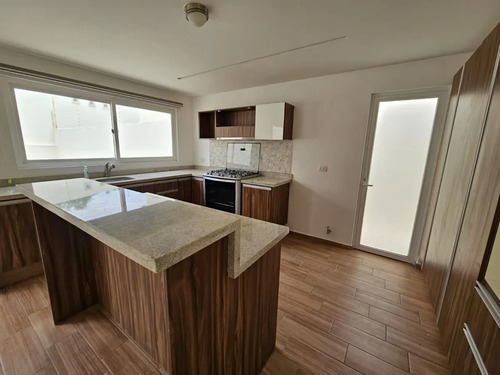 Casa En Renta En Zibata