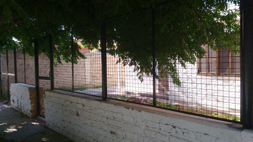 Casa En Venta De 2 Dormitorios C/ Cochera En Cipolletti