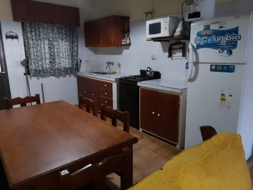 Casa En Venta - 4 Dormitorios 2 Baños - 450mts2 - Mar Del Tuyú