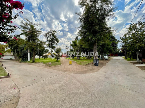 Casa En Venta De 184mts2 De Terreno En Estación Central