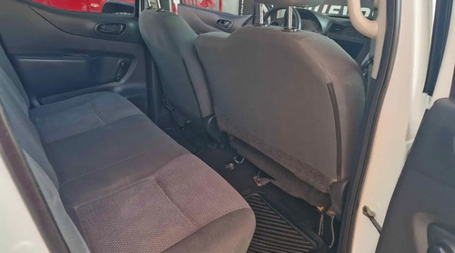 Nissan NP300 2.5 Doble Cabina S Aa Pack Seg Mt