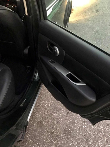 Imagem 2 de 13 de Nissan Livina X-gear 2013 1.8 Sl Flex Aut. 5p