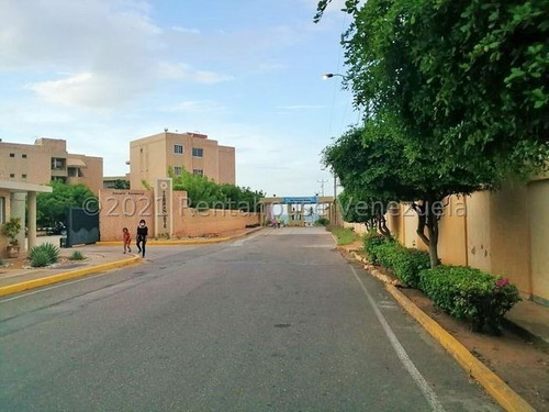 Imagen 10 de 15 de Venta Casa Amoblada Sin Racionamiento Electrico Zona Norte Maracaibo