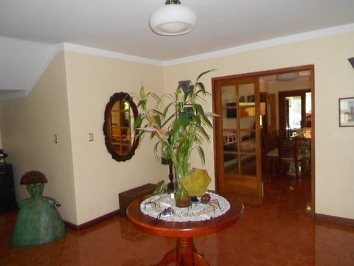 Imagen 2 de 30 de Venta Casa 2 Niveles, Hermosa, Cómoda, Impecable. Calle C Tepuy Caurimare.