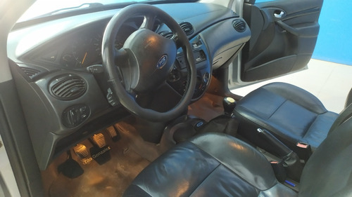 Imagen 14 de 18 de Ford Focus 2007 Ghia 1.8 Tdci