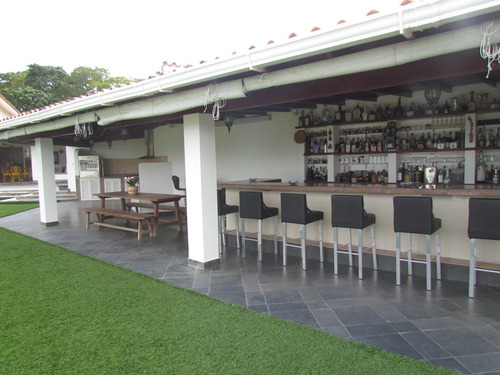 Imagen 6 de 21 de Se Vende Casa 1200m2 5h/6b/15p Los Campitos 9500