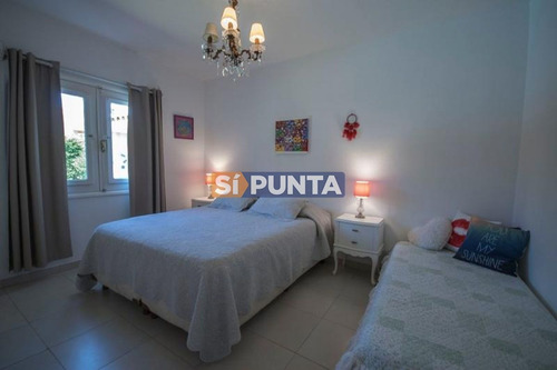Imagen 9 de 13 de Casa En Cantegril, 5 Dormitorios *