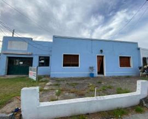 Importante Ubicación Casa Y Local Comercial En Venta En Av. Artigas, Ecilda Paullier.