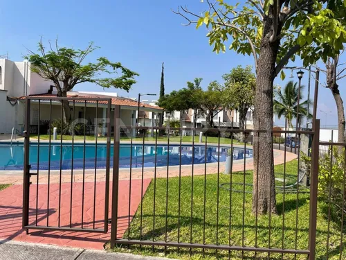 Casa En Fraccionamiento En Venta, Real De Santa Fe, Xochitepec, Morelos.