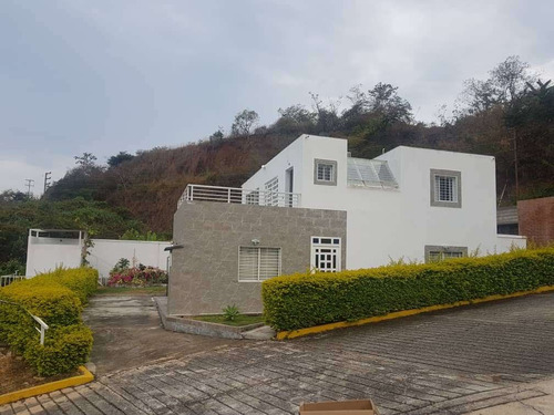 Casa En Venta El Bosque De La Lagunita Caracas