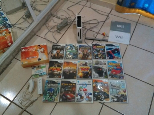 Consola Wii Con Set De Controles Negros Y 17 Juegos