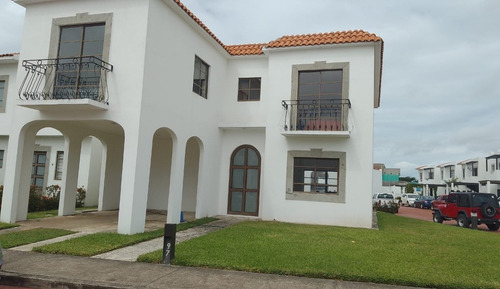 Casa En Venta En Los Tabachines Veracruz, Ver.