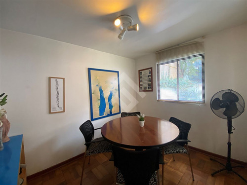 Casa En Venta De 6 Dorm. En Las Condes