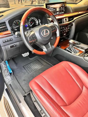 Lexus LX 5.7 570