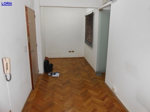 Oficina En Venta - Oportunidad - Excelente Ubicacion.-