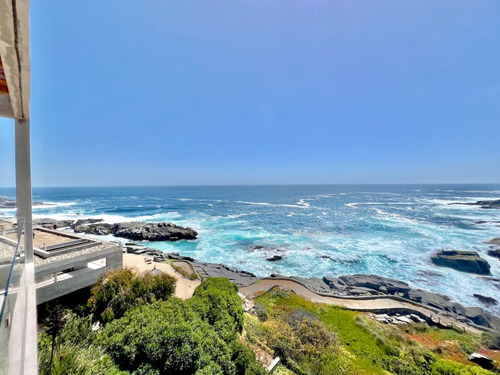 Gran Y Sólida Casa En Venta Con Privilegiada Vista, Zapallar