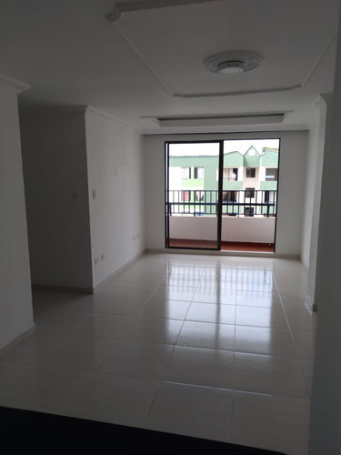 Apartamento En Venta / Bulevar Nisan /av 19 N 1n / Torre 6 Piso 5to (279055490).