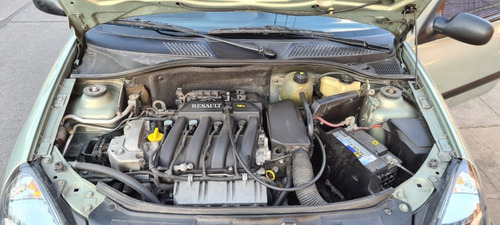 Imagen 8 de 11 de Renault Clio 2 1.6 16v Expression 2006 Impecable