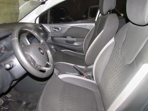 Imagen 11 de 12 de Renault Captur 2.0 Zen Modelo 2019