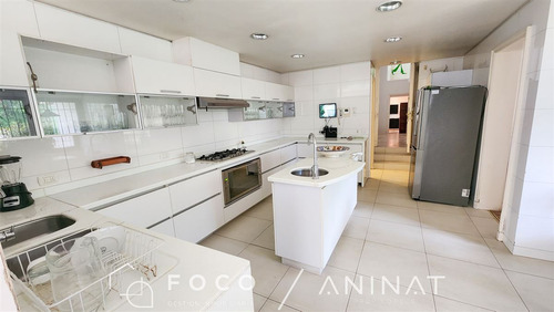 Casa En Venta De 3 Dorm. En Lo Barnechea