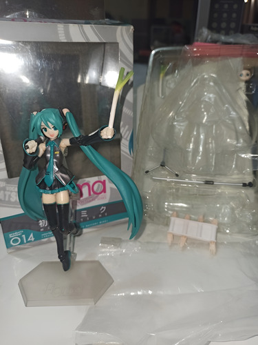 Figura Hatsune Miku Figma 014 Bootleg (Usado)