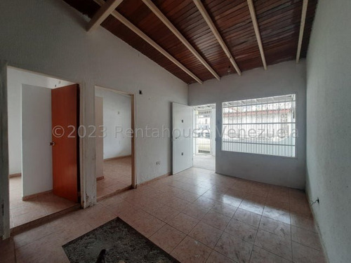 Imagen 7 de 10 de Casa En Venta En Urb. Carmen Elina, San Juan De Los Morros. 23-24540