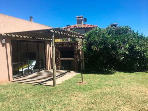 Casa En Venta En La Tahona Ref. 5831