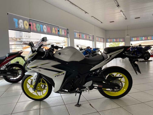 Yamaha R 3