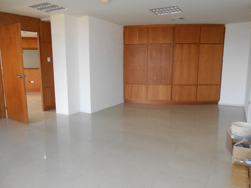 Imagen 2 de 8 de Se Alquila Oficina Precio De Oportunidad. Torre Inteligente, Excelente Ubicacion. Hg.