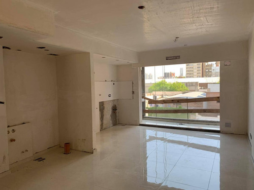 Imagen 2 de 12 de Departamento - Pb - Pichincha De 2 A 3 Dormitorios 230m2
