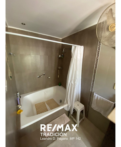 Casa En Venta Ubicación Residencial 7 Ambientes.-